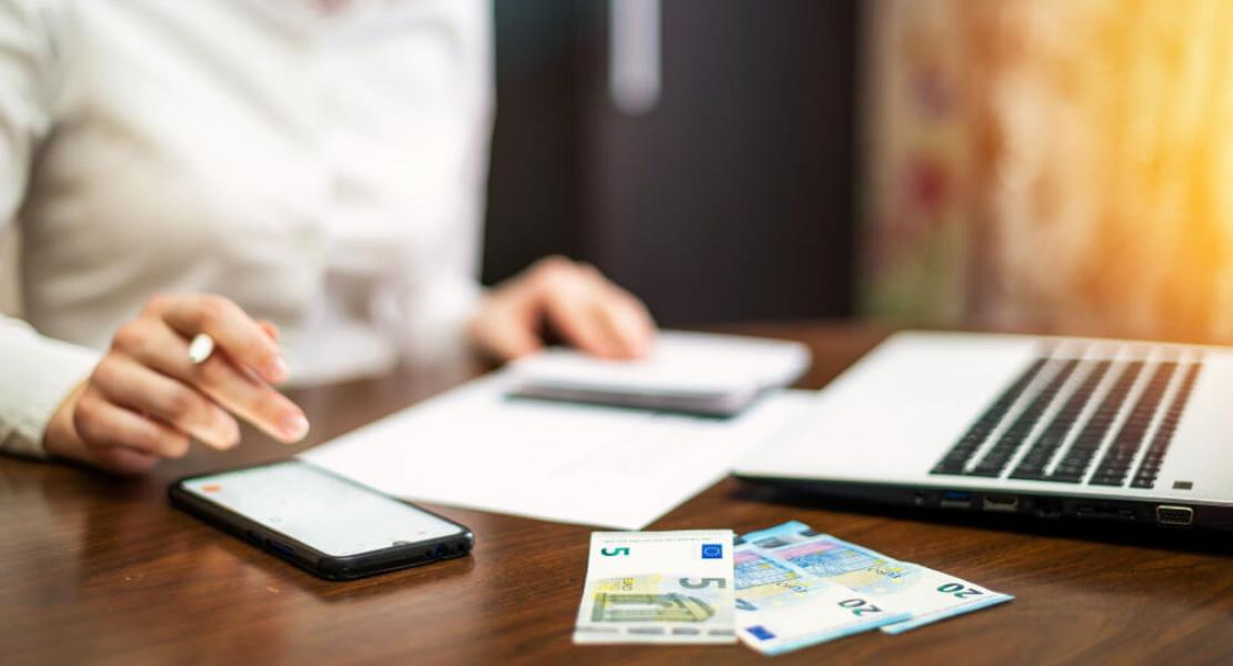 Gérer ses liquidités entre compte courant et placements  en image