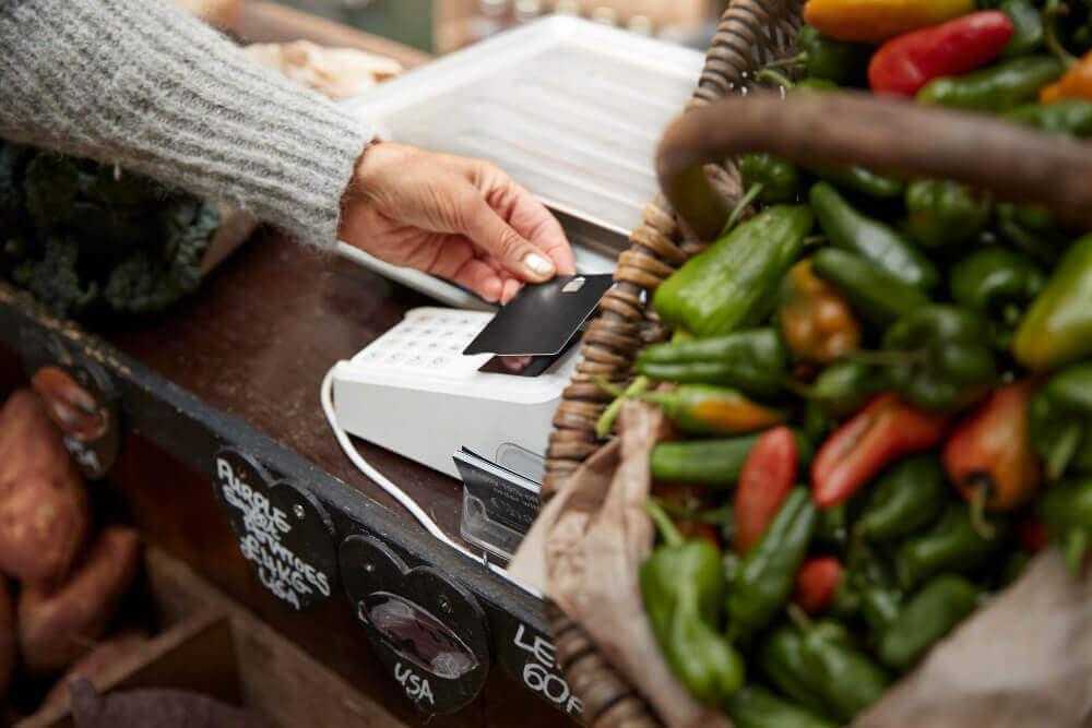 Paiement par carte bancaire : frais du commerçant