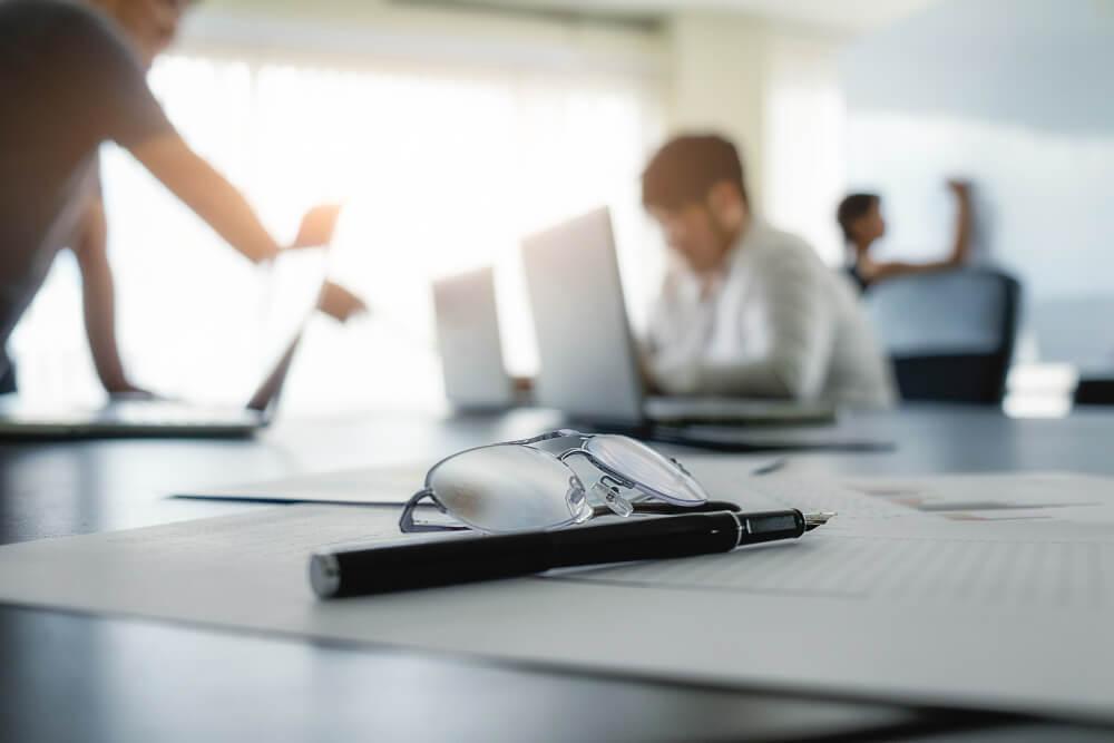 courtier en placements financiers en image