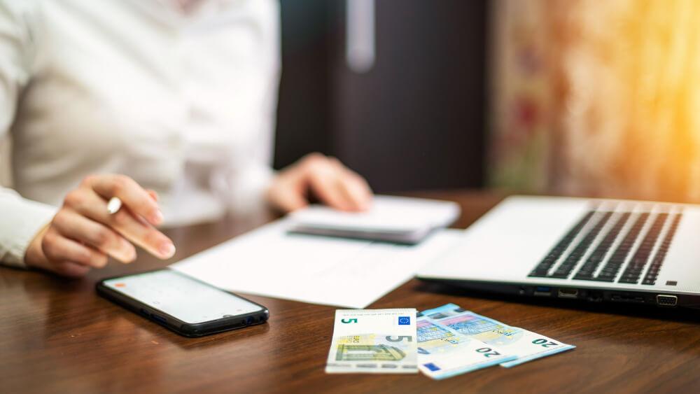 Gérer ses liquidités entre compte courant et placements  en image